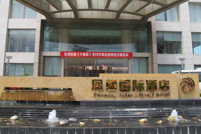西安玻璃隔斷廠家以質量求發(fā)展